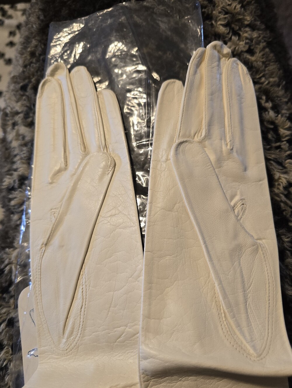 Vintage White Leather Gloves